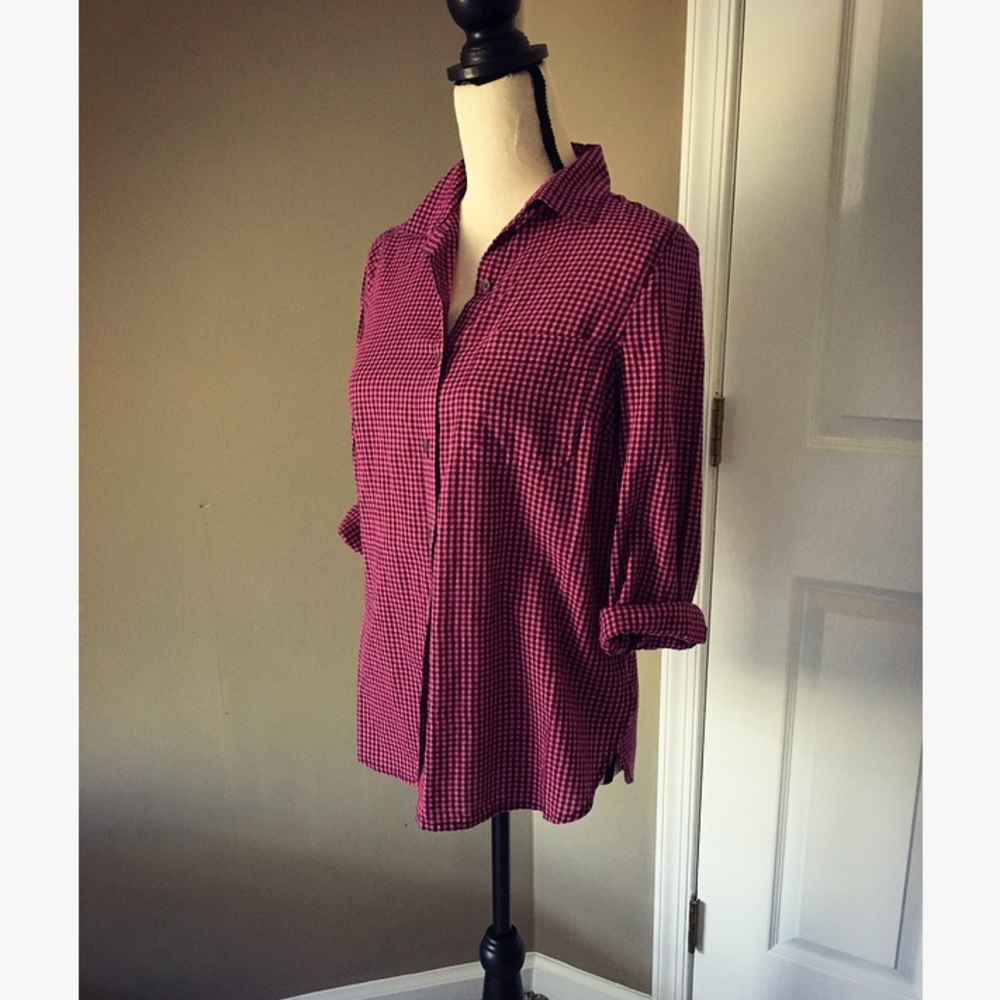 *BRAND NEW* Pink Checkered Button-down shirt